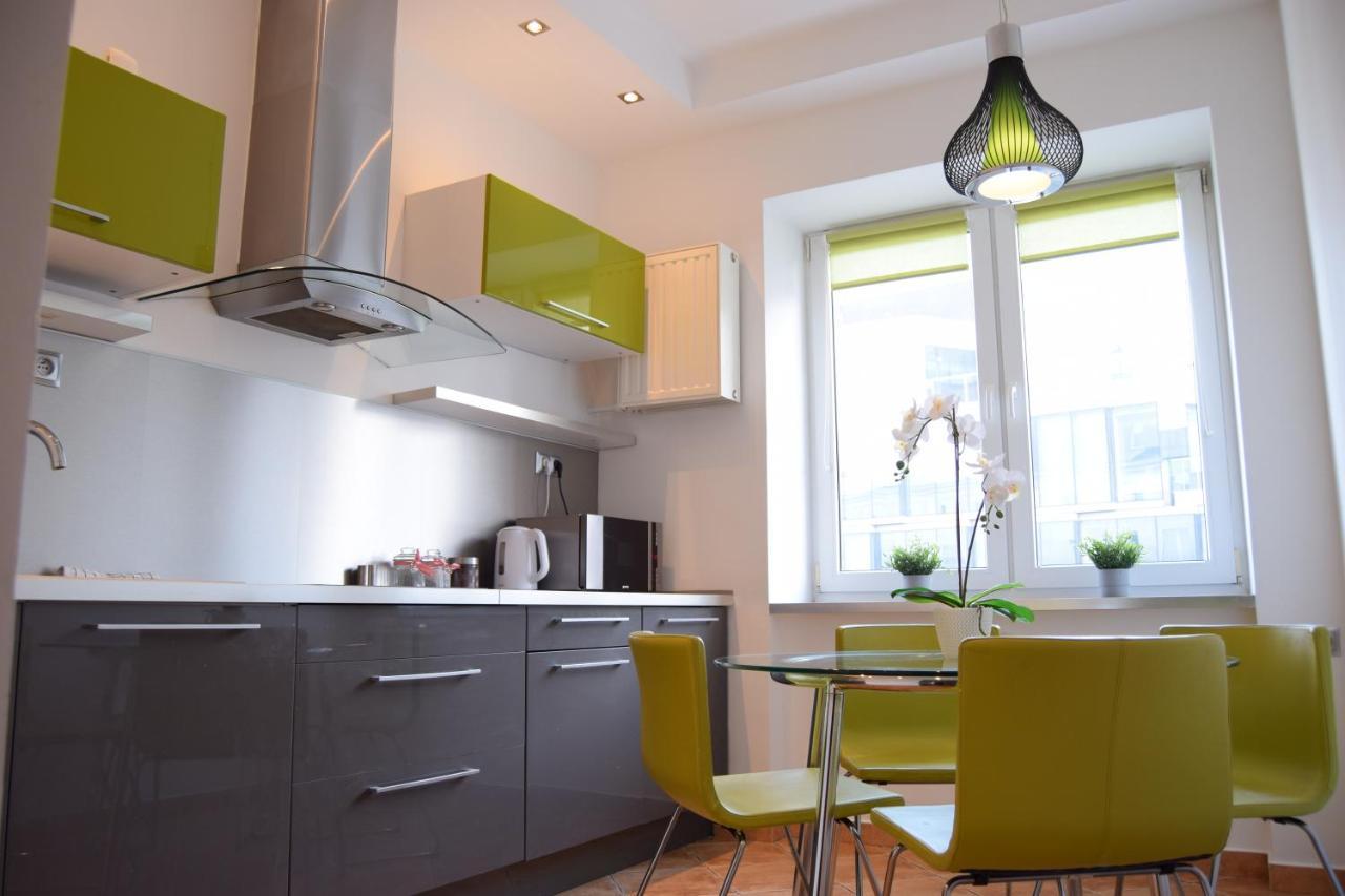 Be My Guest - Krucza Elegant Apartment - Rondo De Gaulle'A Center Of Warsaw Metro Wi-Fi Breakfast ภายนอก รูปภาพ