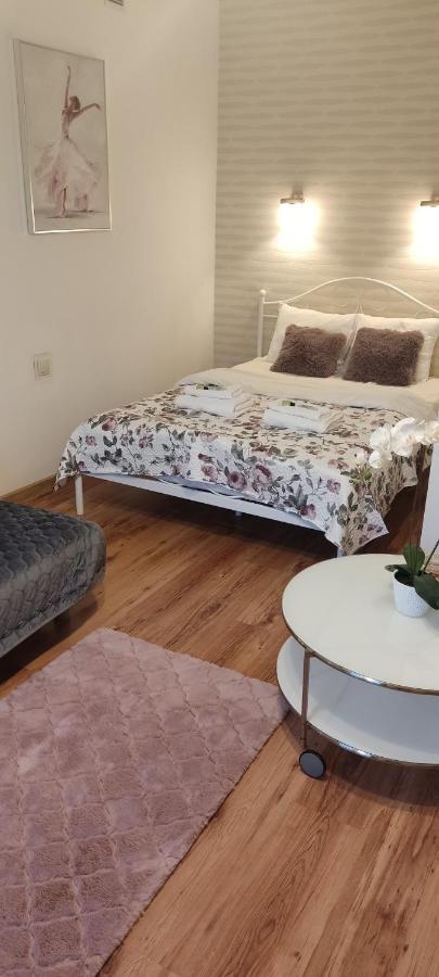 Be My Guest - Krucza Elegant Apartment - Rondo De Gaulle'A Center Of Warsaw Metro Wi-Fi Breakfast ภายนอก รูปภาพ