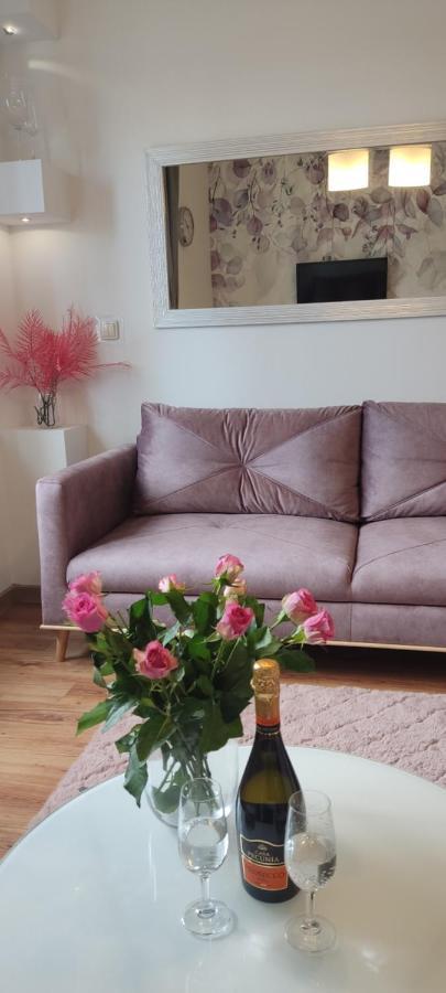 Be My Guest - Krucza Elegant Apartment - Rondo De Gaulle'A Center Of Warsaw Metro Wi-Fi Breakfast ภายนอก รูปภาพ
