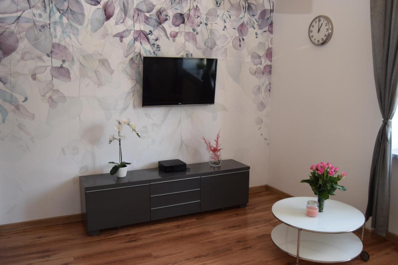Be My Guest - Krucza Elegant Apartment - Rondo De Gaulle'A Center Of Warsaw Metro Wi-Fi Breakfast ภายนอก รูปภาพ